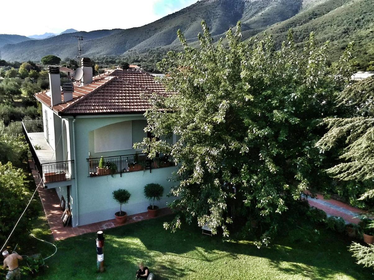 Independent Apartment With A Fabulous Patio - Casa Penny Cisano sul Neva 外观 照片